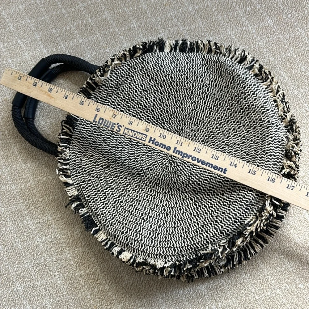 Zara purse- black and cream-black handles – straw - Picture 6 of 6